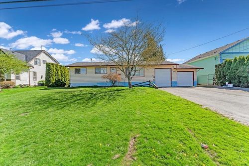 6270 Edson Dr, Chilliwack, BC, V2R4C2 | Card Image