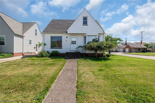 5915 Gerald Ave, Parma, OH, 44129-3309 | Card Image