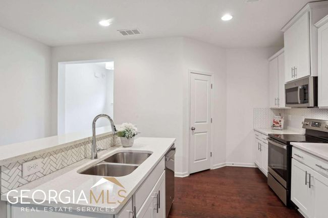 813 Ambient Way Sw, House other with 2 bedrooms, 3 bathrooms and 2 parking in Atlanta GA | Image 5