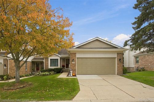 740 Ridgeside Dr, Milford, MI, 48381-1657 | Card Image