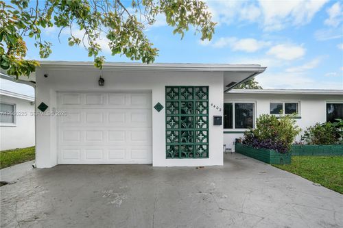 4402 Nw 44th Ave, Tamarac, FL, 33319-3822 | Card Image
