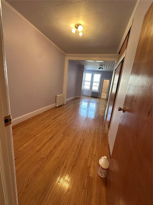 1939 Gates Ave, Ridgewood, NY, 11385-2434 | Card Image