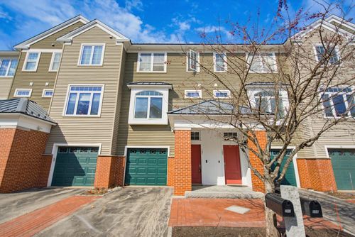 107 Riverwalk Way, Manchester, NH, 03101 | Card Image