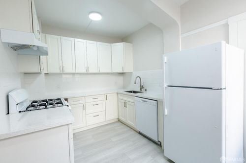 apt-6-910 Bay St, San Francisco, CA, 94109-1165 | Card Image