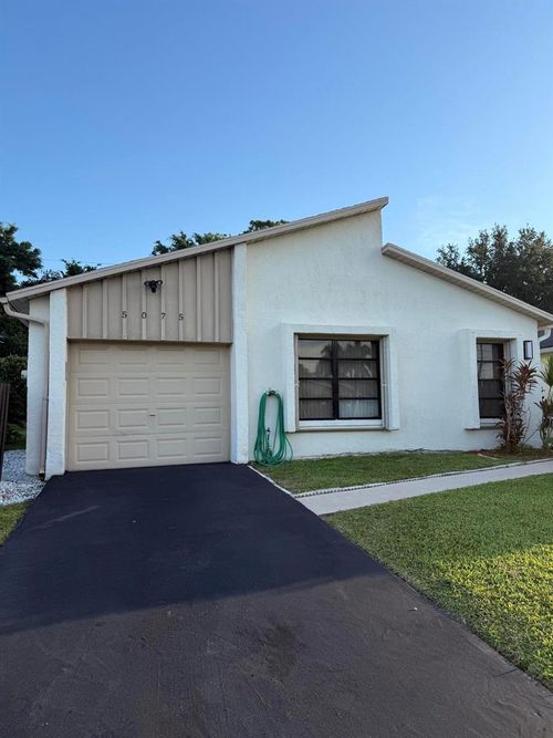 5075 Mirror Lakes Blvd, Boynton Beach, FL, 33472-1213 | Card Image