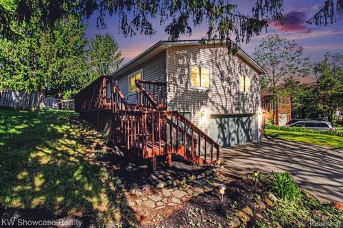 2331 Lakeside Drive, Highland Charter Township, MI, 48356 | Card Image