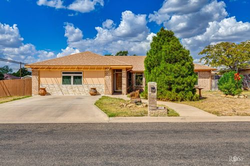 102 Inwood Dr, San Angelo, TX, 76903-9122 | Card Image