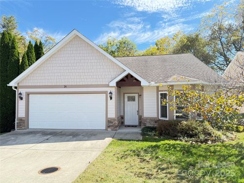 29 Kaylor Dr, Arden, NC, 28704-8801 | Card Image