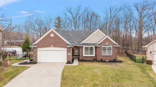 38692 Watson Cir, Westland, MI, 48186-5614 | Card Image
