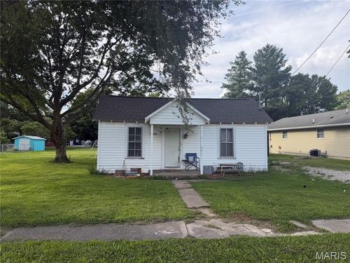 1504 Ohio Ave, Windsor, IL, 61957-1348 | Card Image
