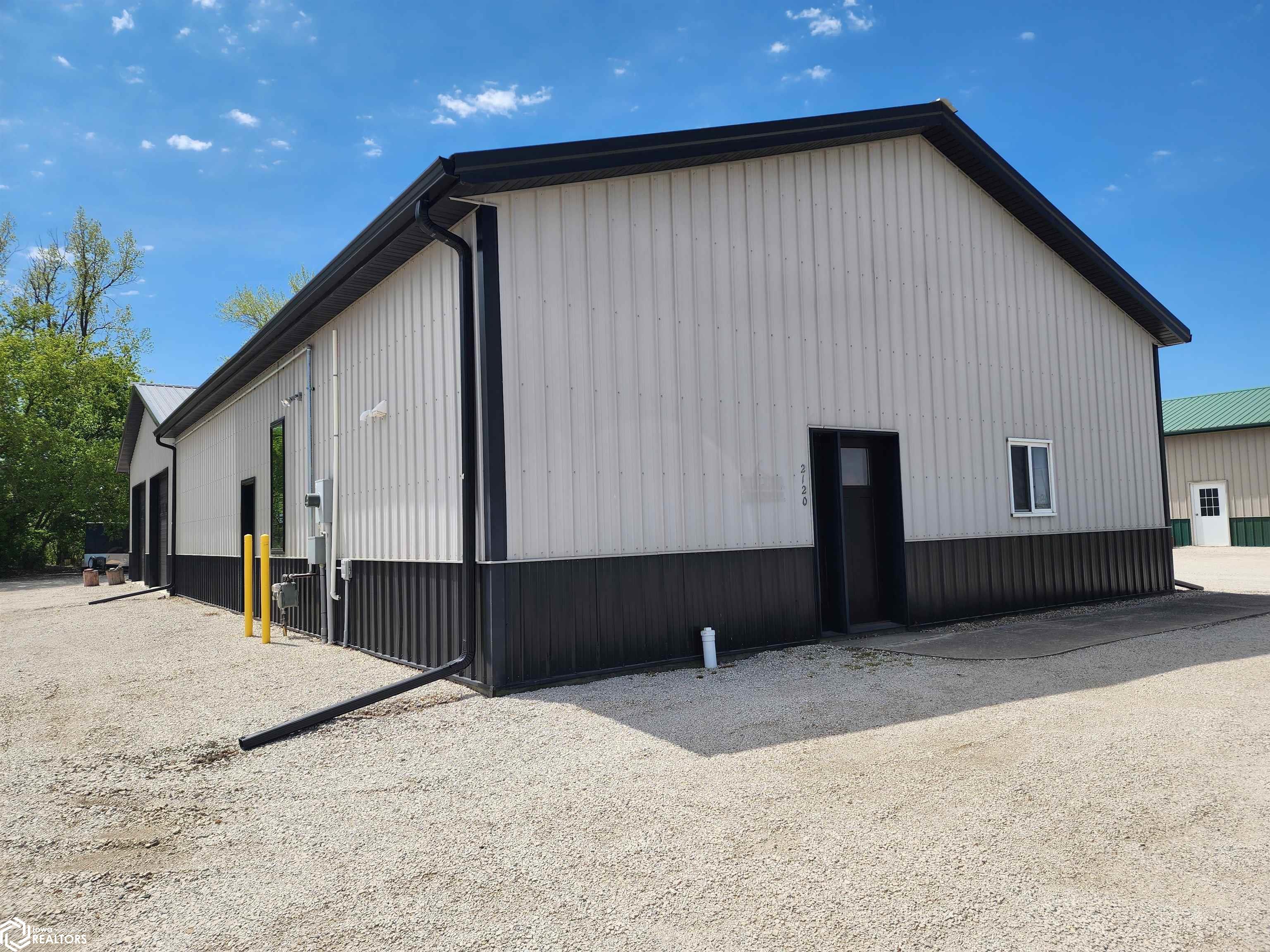 2120 E Oak St, Algona, IA 50511