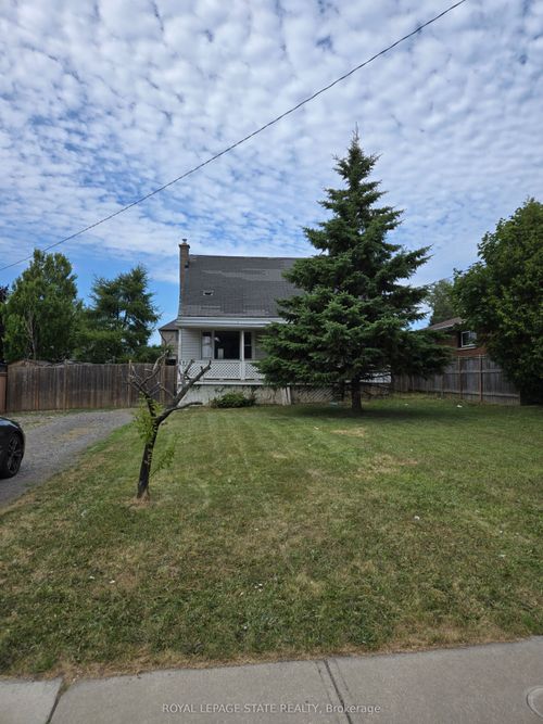697 Limeridge Rd E, Hamilton, ON, L8W1A4 | Card Image