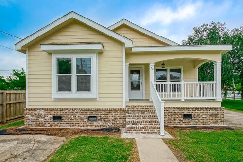 70 Old Hickory St, Chalmette, LA, 70043-4535 | Card Image