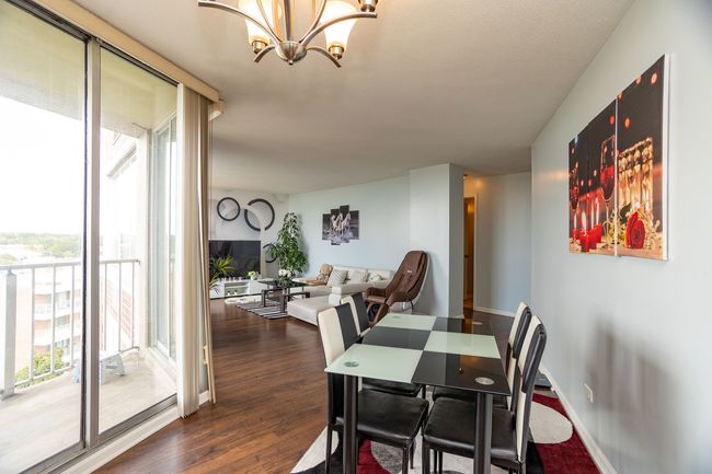 APT-9C - 3925 Triumvera Dr, Home with 2 bedrooms, 2 bathrooms and null parking in Glenview IL | Image 5