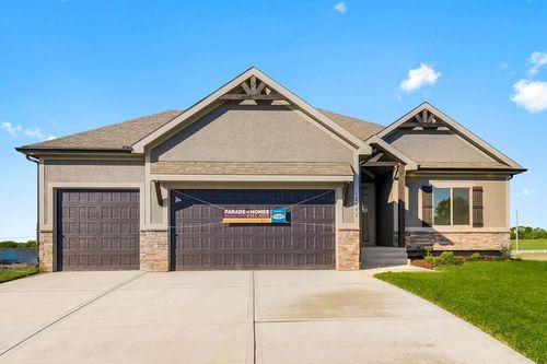 220 Sw Chelmsford Dr, Blue Springs, MO, 64014-7856 | Card Image