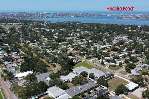 1826 Country Club Rd N, ST PETERSBURG, FL, 33710-3806 | Card Image