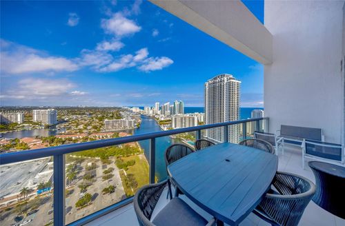 t3304-2600 E Hallandale Beach Blvd, Hallandale Beach, FL, 33009-4876 | Card Image