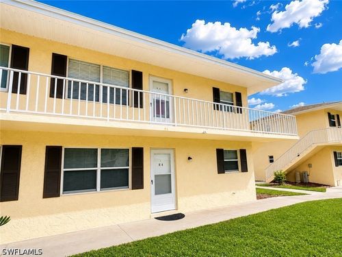 r4-3325 Airport Rd N, NAPLES, FL, 34105-2852 | Card Image