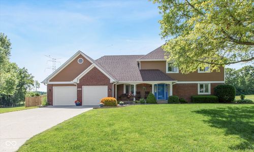 4724 W Hunters Ridge Ln, Greenwood, IN, 46143-8715 | Card Image