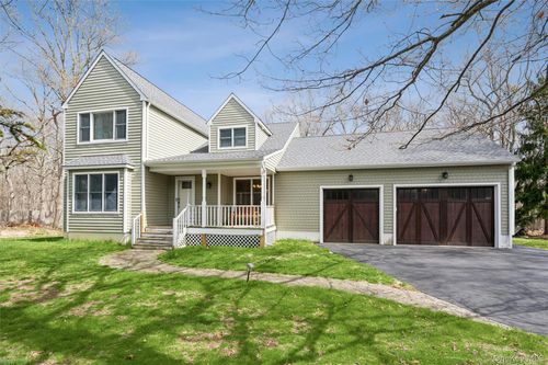 77 Drew Drive, Southampton, NY, 11941 | Card Image