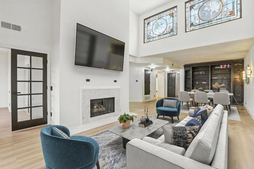 unit-318-4728 Park Encino Ln, Encino, CA, 91436-3270 | Card Image