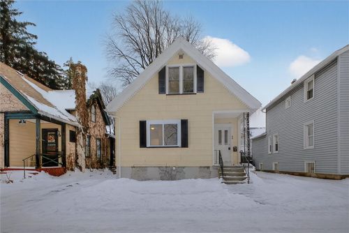 24 Bloomfield Pl, Rochester, NY, 14620-1504 | Card Image