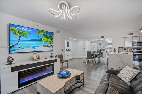 apt-105-2113 Renaissance Blvd, Miramar, FL, 33025-5690 | Card Image