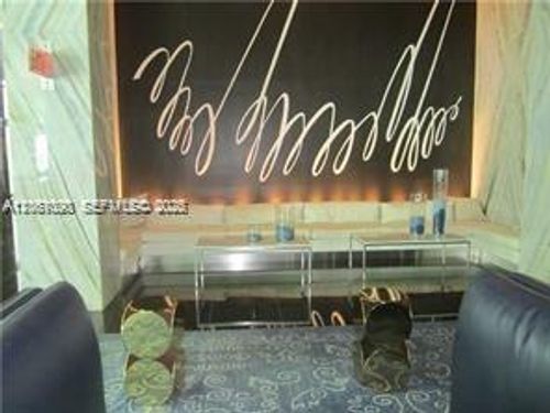 4316-325 S Biscayne Blvd, Miami, FL, 33131-2306 | Card Image