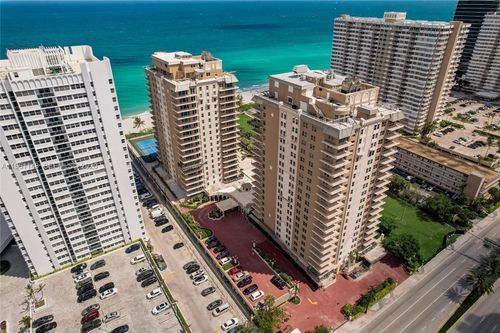 17d-1920 S Ocean Dr, HALLANDALE BEACH, FL, 33009 | Card Image