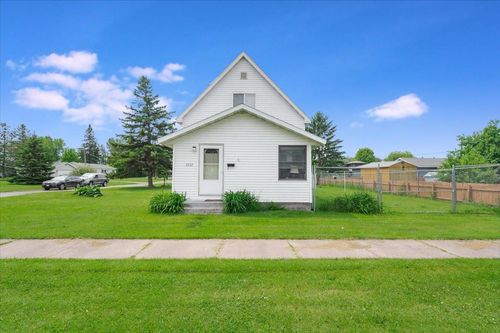 3732 E 6th St, Superior, WI, 54880-4128 | Card Image
