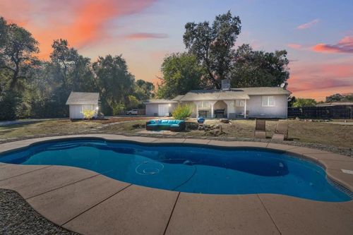 5367 Rosswood Ln, Redding, CA, 96001-4716 | Card Image