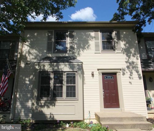 4 Berkeley Ct, STERLING, VA, 20165-5617 | Card Image