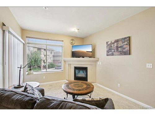 b-b210-4545 Wheaton Dr, Fort Collins, CO, 80525-4890 | Card Image