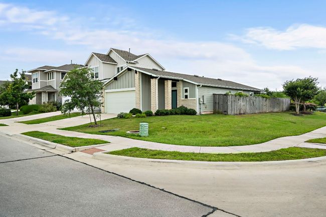 8201 Mc Kamy Dr, House other with 3 bedrooms, 2 bathrooms and 2 parking in Austin TX | Image 39