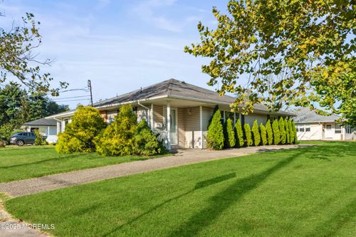 3 Saint Moritz Pl, Toms River, NJ, 08753-1623 | Card Image