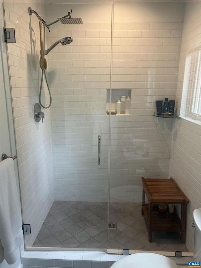 1130 E High St, Condo with 2 bedrooms, 2 bathrooms and null parking in CHARLOTTESVILLE VA | Image 18