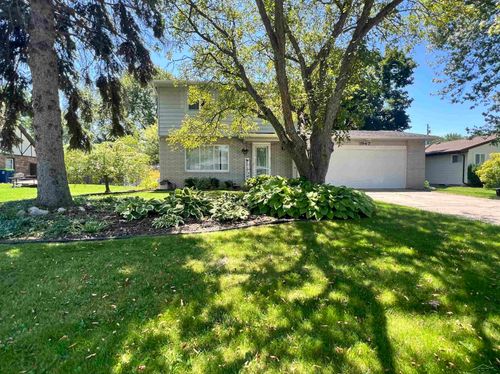 1947 Crescent Dr, Saginaw, MI, 48604-1601 | Card Image