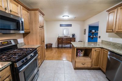 521 S Elm Springs Road, House other with 3 bedrooms, 2 bathrooms and null parking in Springdale AR | Image 3