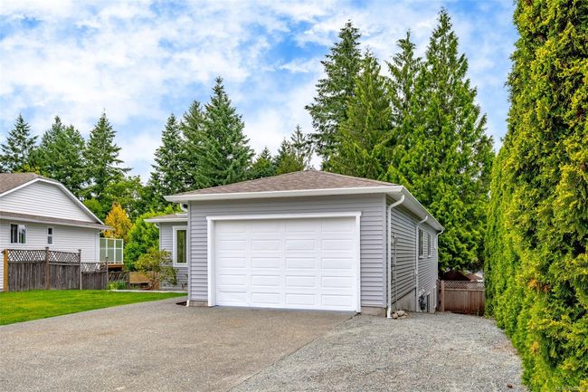 Garage and additional parking | Image 88
