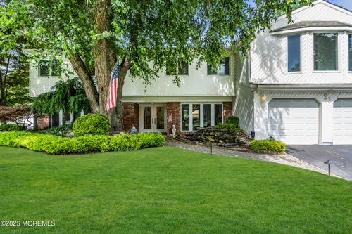 21 Alberta Dr, Marlboro, NJ, 07746-1267 | Card Image