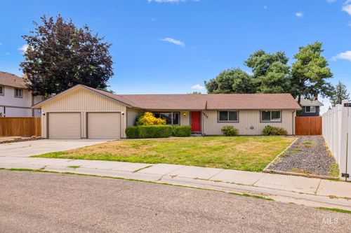215 Mango Dr, Eagle, ID, 83616-5069 | Card Image