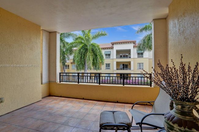 APT-342 - 16101 Emerald Estates Dr, Condo with 2 bedrooms, 3 bathrooms and null parking in Weston FL | Image 23