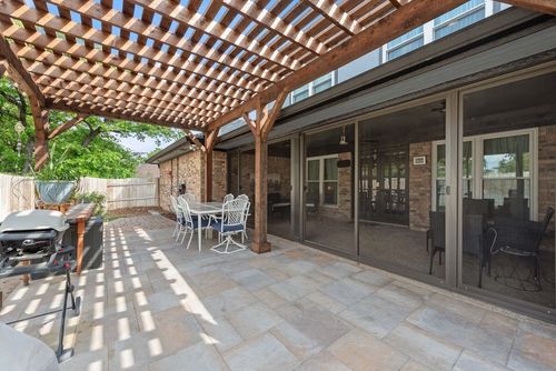 6155 Highwoods Ct, Fort Worth, TX, 76112-2702 | Card Image