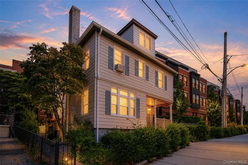 8 Windle Park, Tarrytown, NY, 10591-3972 | Card Image