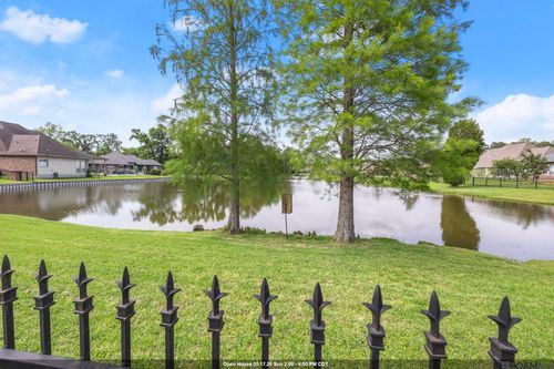 35430 Oak Manor Ave, Geismar, LA, 70734-3156 | Card Image