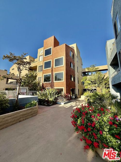 337-550 Orange Ave, Long Beach, CA, 90802-7011 | Card Image