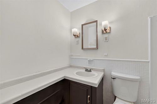 h-8724 Santa Bella Dr, Hazelwood, MO, 63042-2937 | Card Image