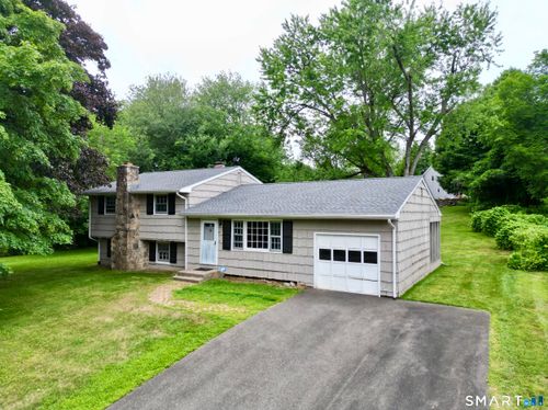16 Floral Ln, Trumbull, CT, 06611-2312 | Card Image