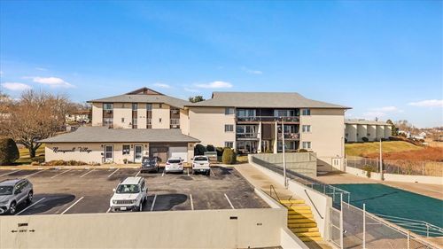 apt-sc7-400 Narragansett Pkwy, Warwick, RI, 02888-4519 | Card Image