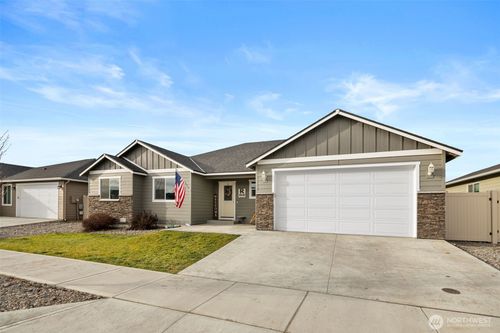 88 Emma Dr, Wenatchee, WA, 98801-2591 | Card Image